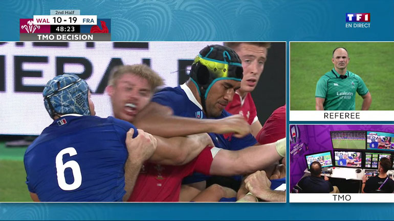 Sebastien Vahaamahina coup de coude prend carton rouge